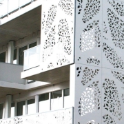 نمای فلزی ساختمان